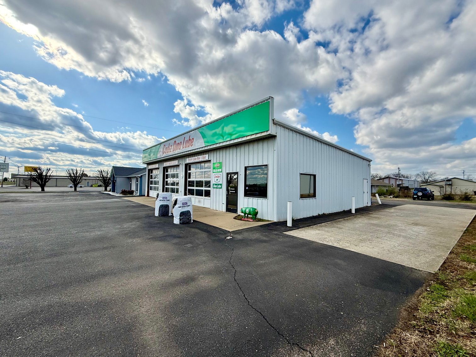 Image for High Volume Quick-Change & Tire Shop