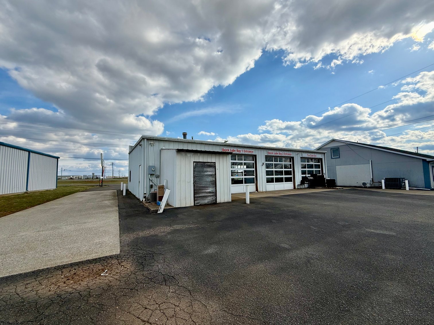 Image for High Volume Quick-Change & Tire Shop