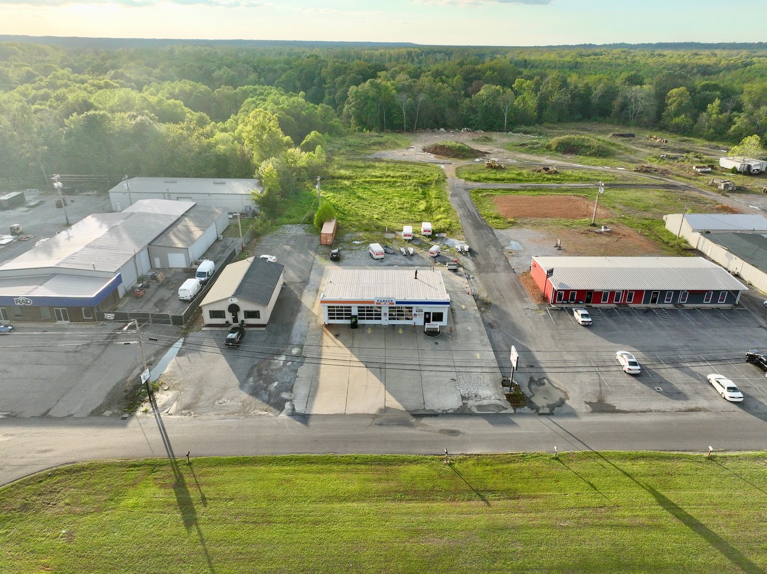 Image for Parker Quik Lube – 38 Main St., Benton, KY 42025