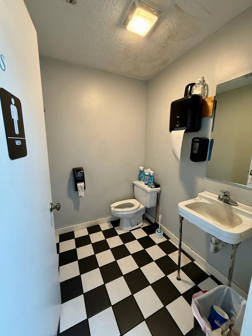 Image for Parker Quik Lube – 38 Main St., Benton, KY 42025