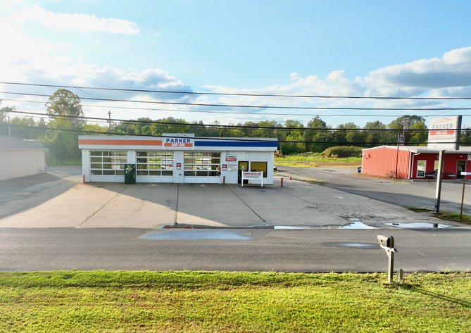 Image for Parker Quik Lube – 38 Main St., Benton, KY 42025