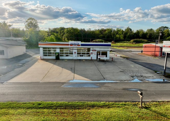 Image for Parker Quik Lube – 38 Main St., Benton, KY 42025