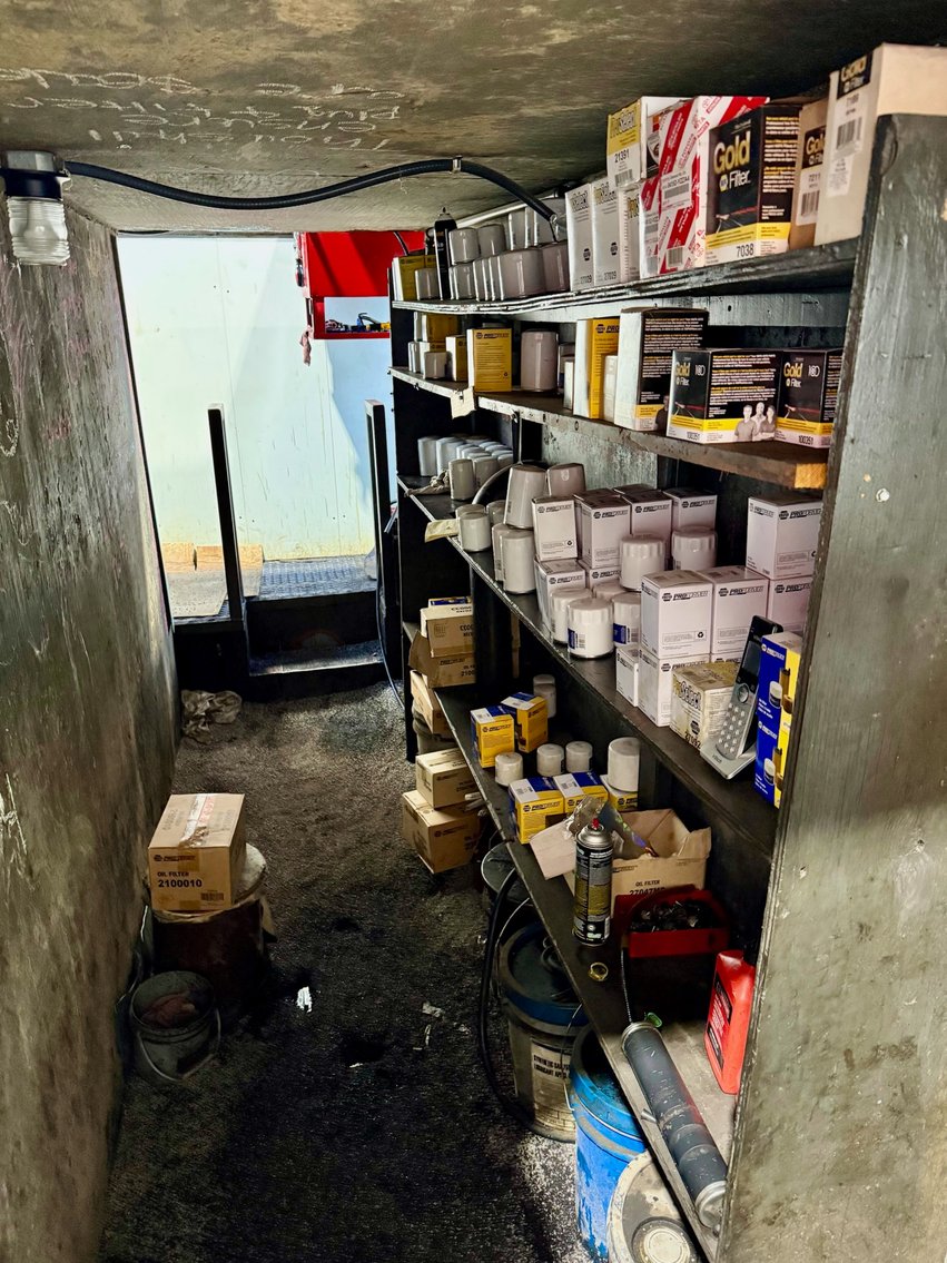 Image for Parker Quik Lube – 38 Main St., Benton, KY 42025