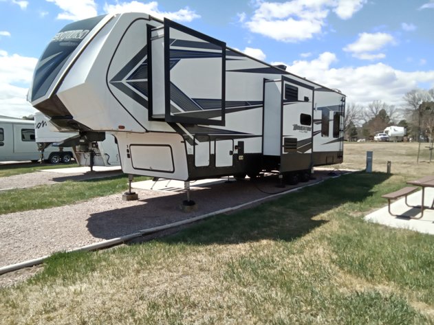 Image for '18 Momentum 40' Toy Hauler Grand Design