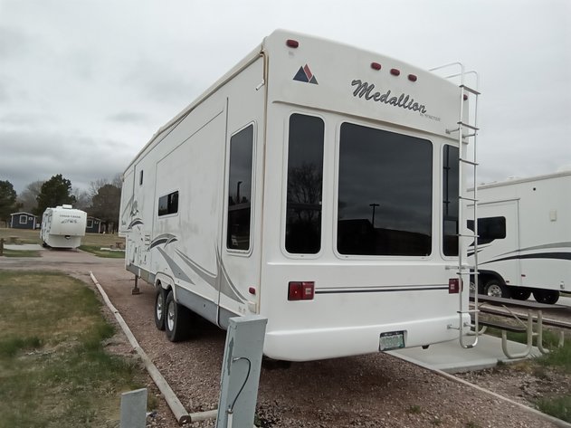 Image for '06 Medalian  Monaco Coach 5th Whl Travel Trailer