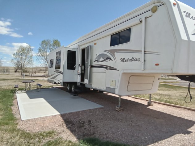 Image for '06 Medalian  Monaco Coach 5th Whl Travel Trailer