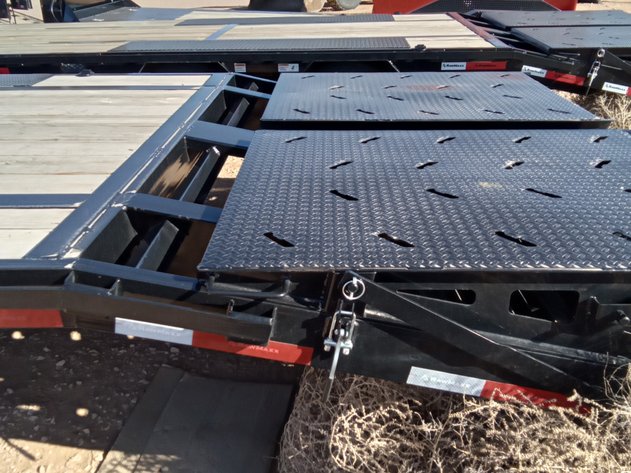 Image for '25 RawMaxx Gooseneck Trailer NEW