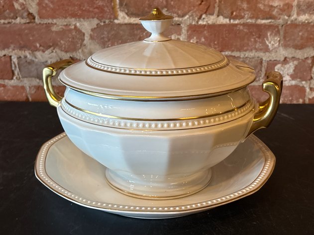 Image for Hutschenreuther Chevalier Tureen