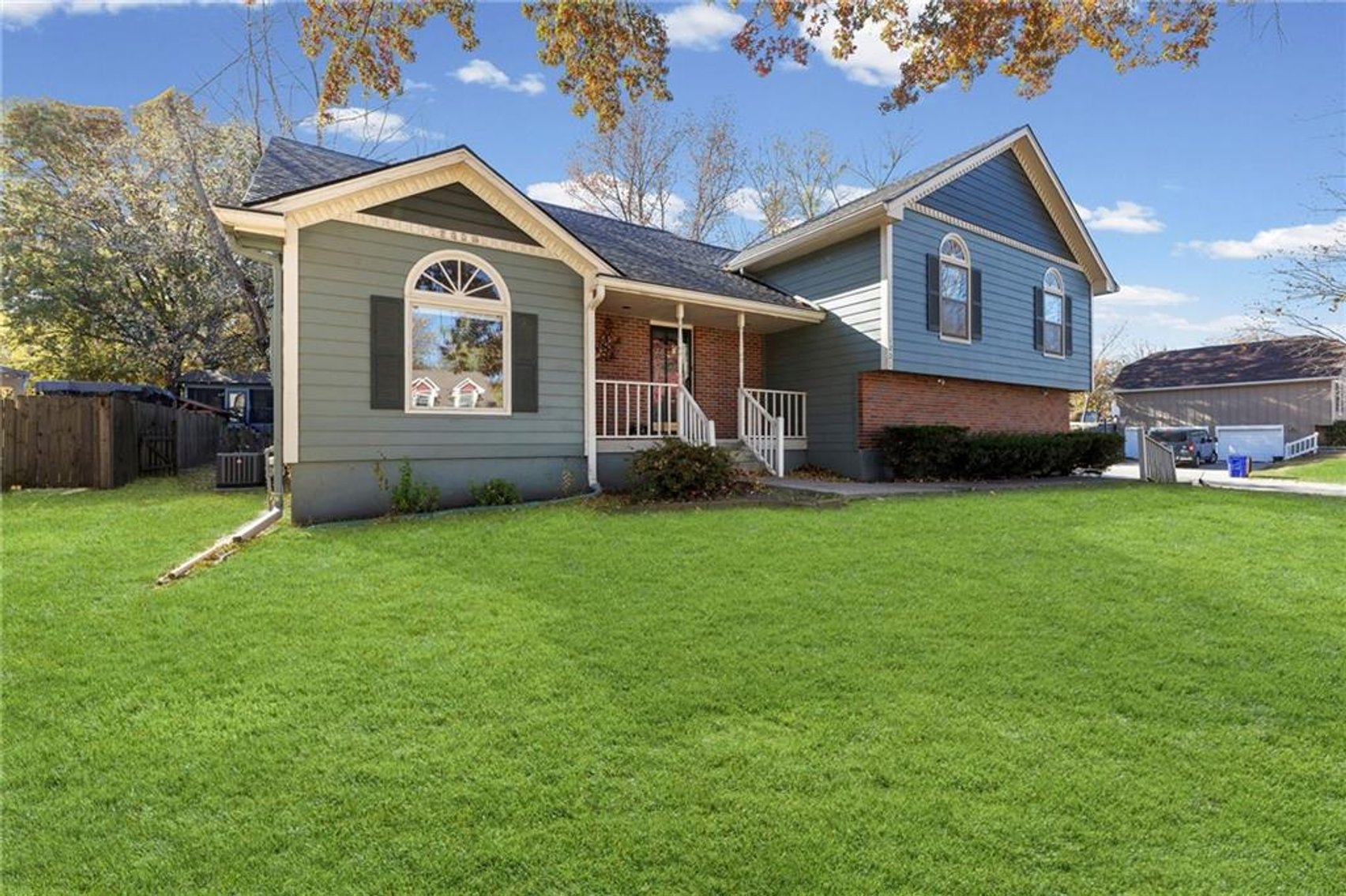 Image for 1201 SE 7th St - Lee's Summit, MO