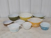 Vintage Pyrex Bowls