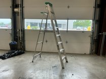 8â Gorilla Ladders Aluminum Step Ladder