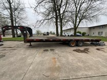 1999 Star 25â Gooseneck Flatbed Trailer