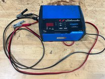 Schumacher SC1304 Battery Charger