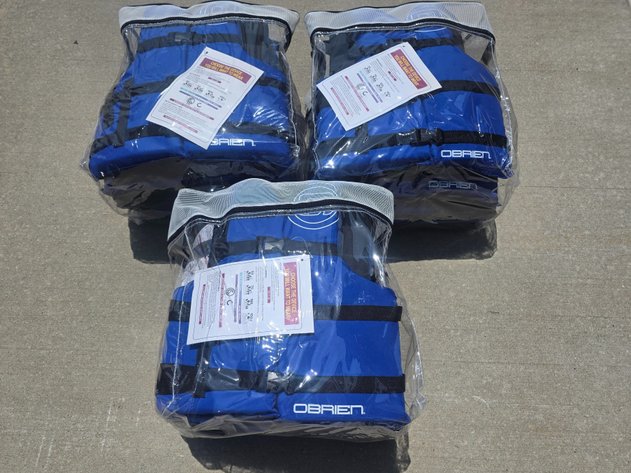 Image for O'Brien 4 Pack Adult Universal Life Vests