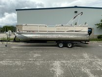 2001 Smokercraft Sunsport 24â Tritoon And Trailer