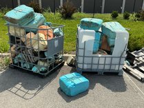 2 Wire Mesh Cages With Pontoon Foam Blocks