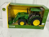 John Deere 5125R Tractor With Loader