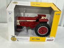 Ertl 1/16 Case IH Farmall 706 Tractor