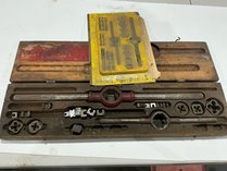 Irwin G699 Tap And Die Set