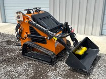 LandHonor Mini Skid Steer