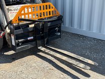 LandHonor Skid Steer Hydraulic Pallet Forks