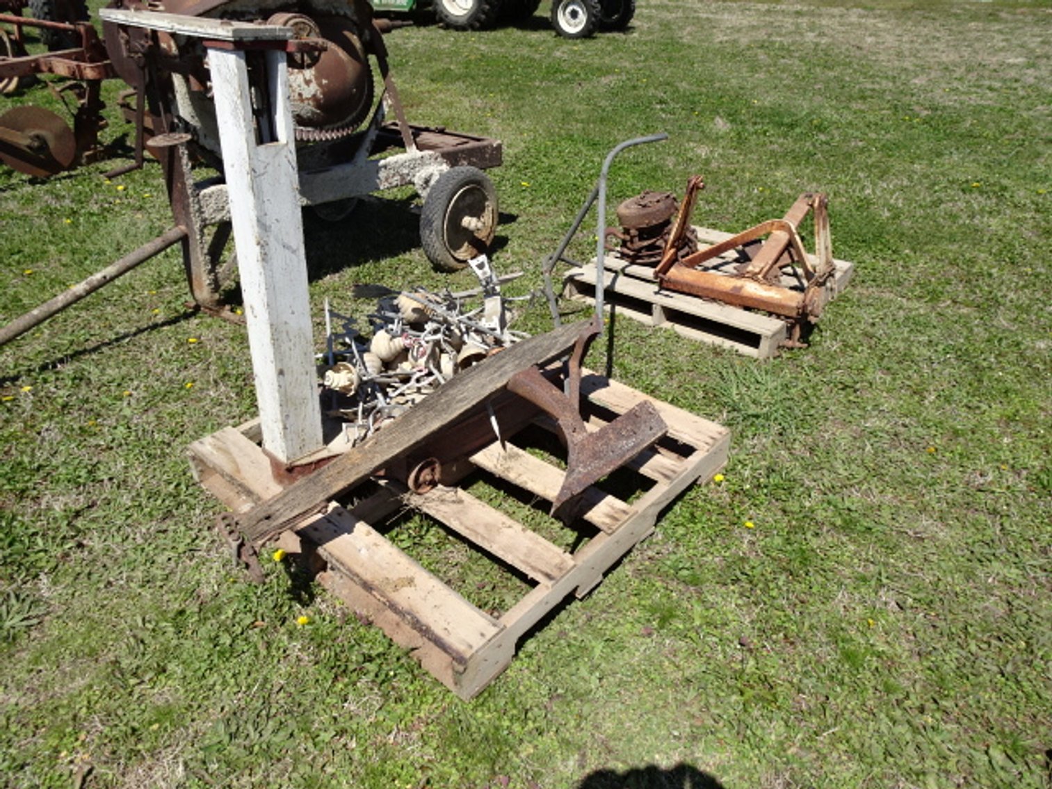Image for Apr 13, 2024  Estate Farm Equipment Auction