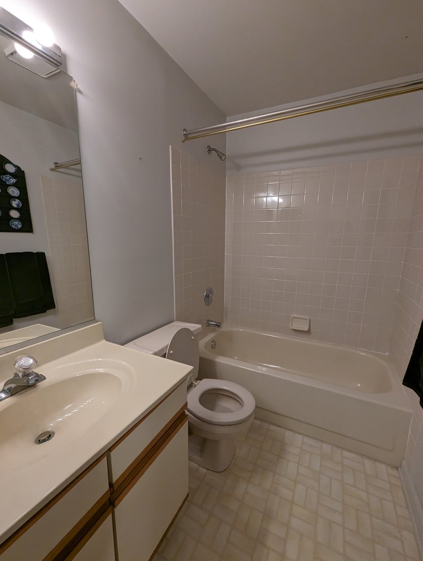 Image for CLEAN 4 BR, 3.5 BA EOG BRICK FRONT TOWNHOME