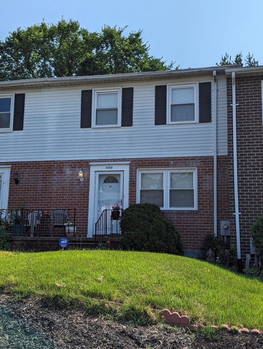Image for 4 BR, 2.5 BA BRICK FRONT TOWNHOME