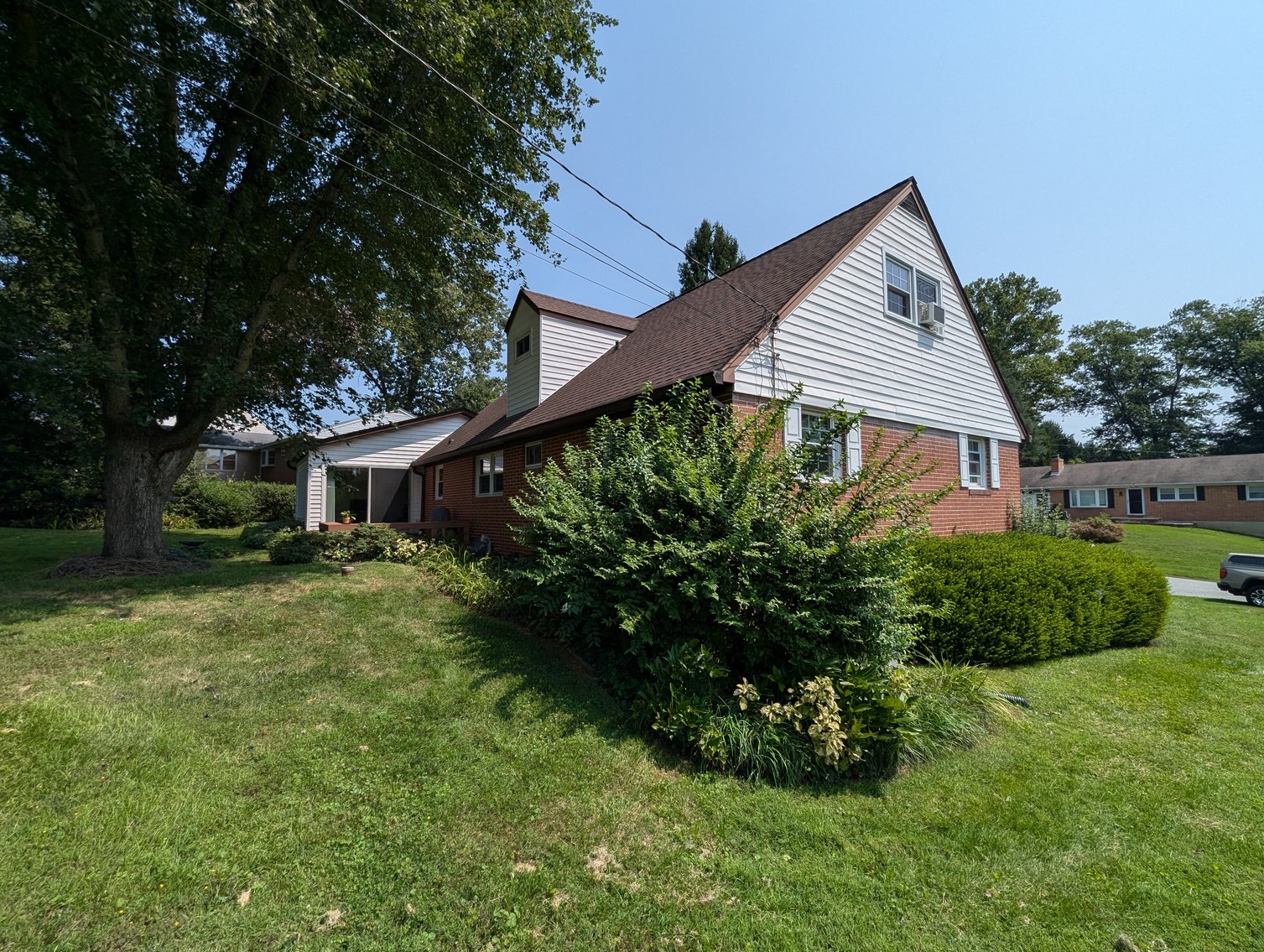 Image for 4 BEDROOM, 2 BATH BRICK CAPE COD W/ SUNROOM