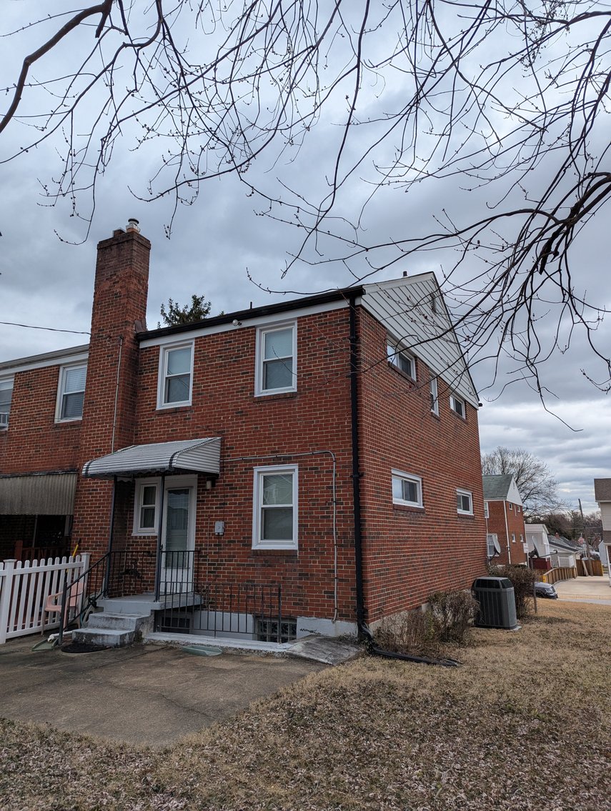 Image for CLEAN 3BR BRICK SEMI-DETACHED HOME