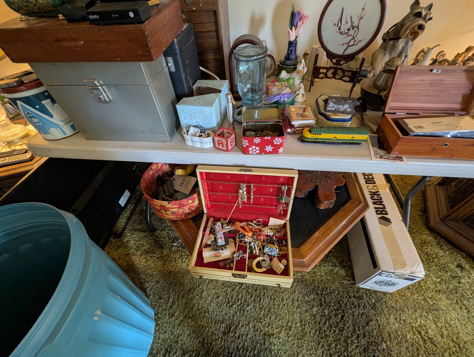 Image for 4 BR, 2.5 BATH BRICK RANCHER/ 2004 MERCURY GRAND MARQUIS, COLLECTIBLES, FURNITURE, HOUSEHOLD ITEMS, & GLASSWARE TBS SM/LG LOTS