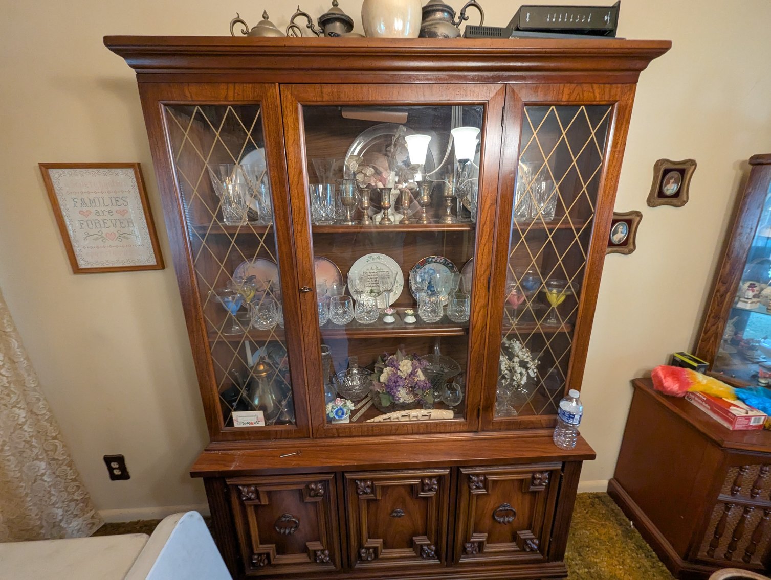 Image for 4 BR, 2.5 BATH BRICK RANCHER/ 2004 MERCURY GRAND MARQUIS, COLLECTIBLES, FURNITURE, HOUSEHOLD ITEMS, & GLASSWARE TBS SM/LG LOTS
