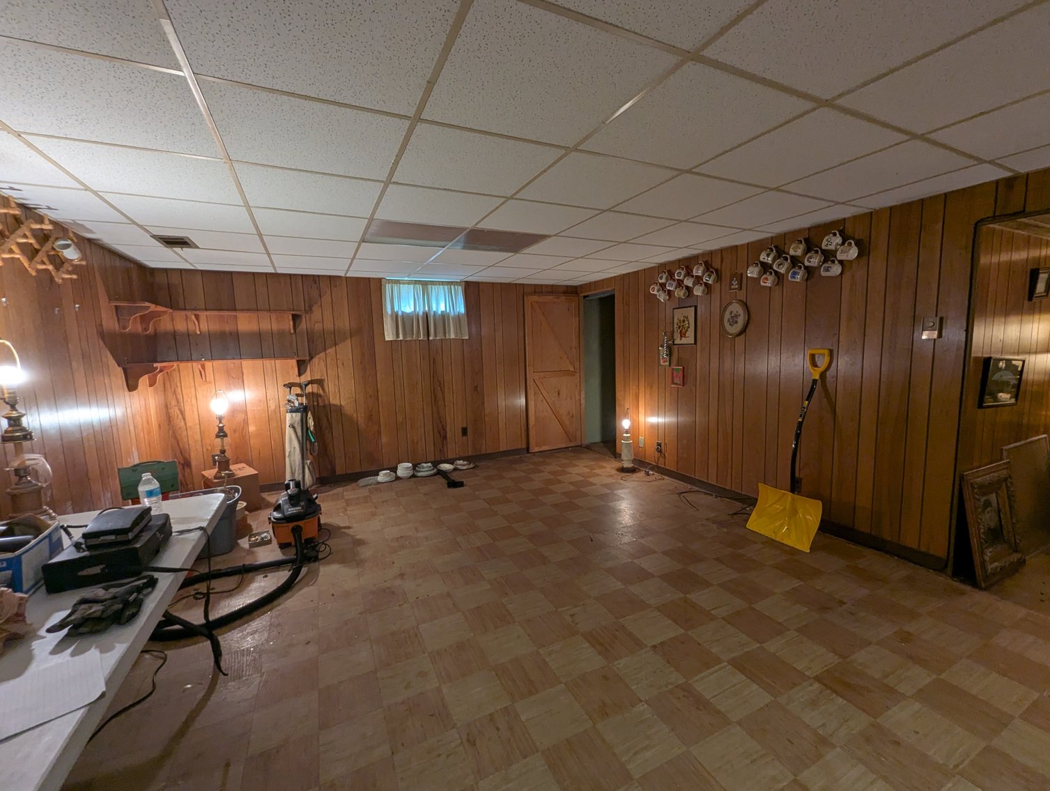 Image for 4 BR, 2.5 BATH BRICK RANCHER/ 2004 MERCURY GRAND MARQUIS, COLLECTIBLES, FURNITURE, HOUSEHOLD ITEMS, & GLASSWARE TBS SM/LG LOTS