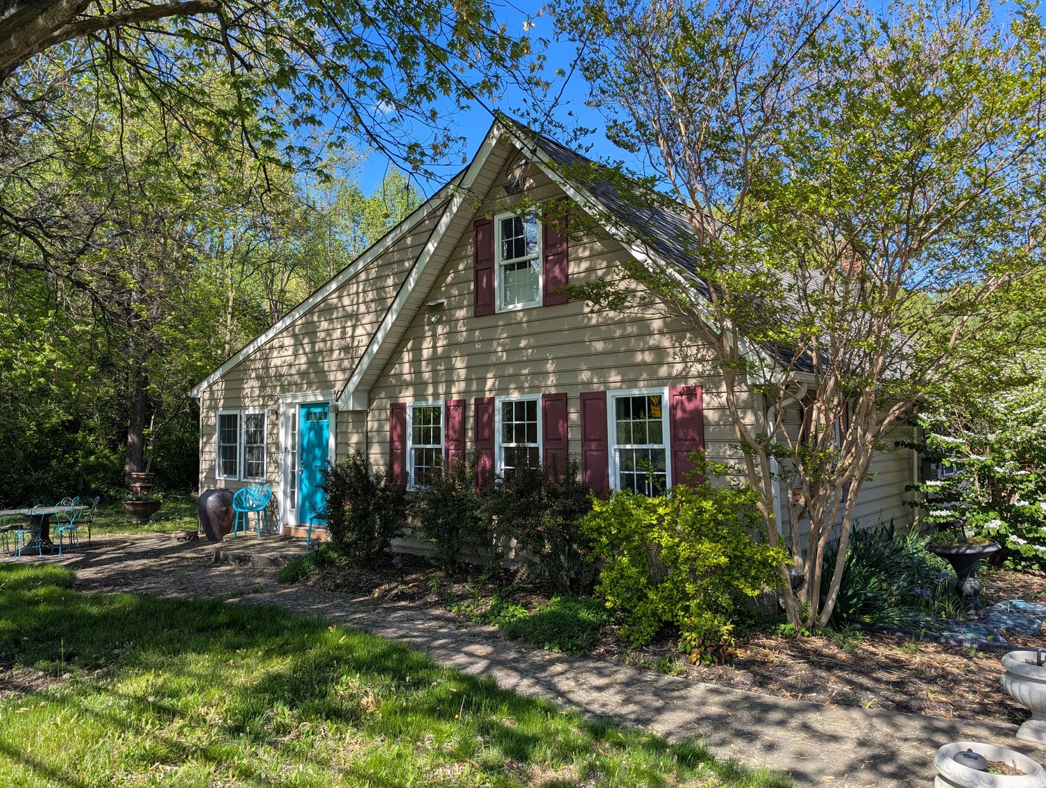 Image for 2-STORY CAPE COD 1.0 +/- AC ANTIQUES, FURNITURE, HOUSEHOLD GOODS, & MORE!