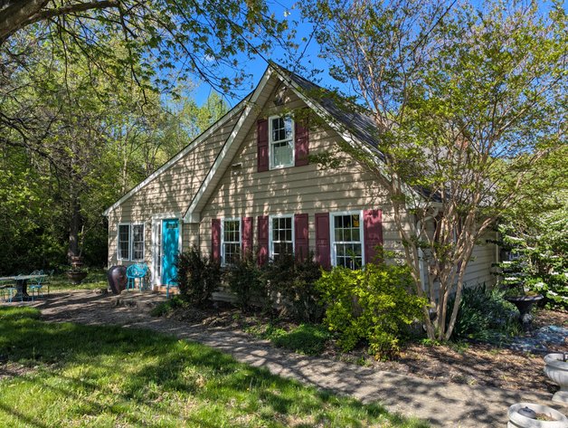 2-STORY CAPE COD 1.0 +/- AC ANTIQUES, FURNITURE, HOUSEHOLD GOODS, & MORE!