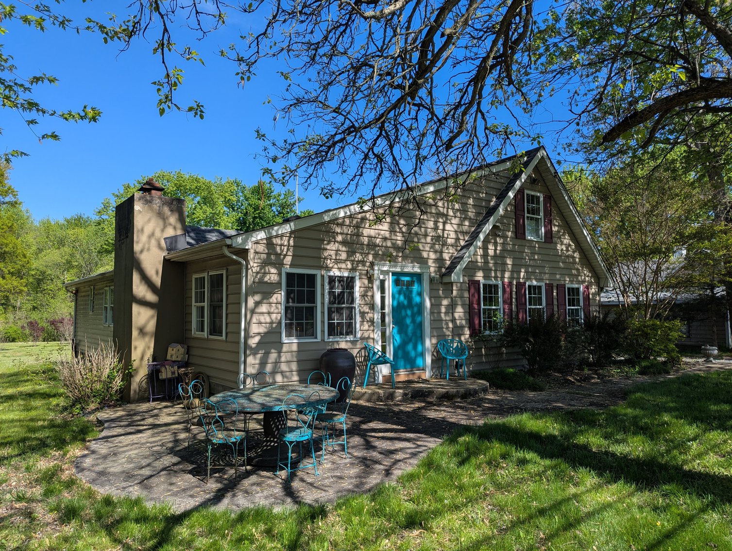 Image for 2-STORY CAPE COD 1.0 +/- AC ANTIQUES, FURNITURE, HOUSEHOLD GOODS, & MORE!
