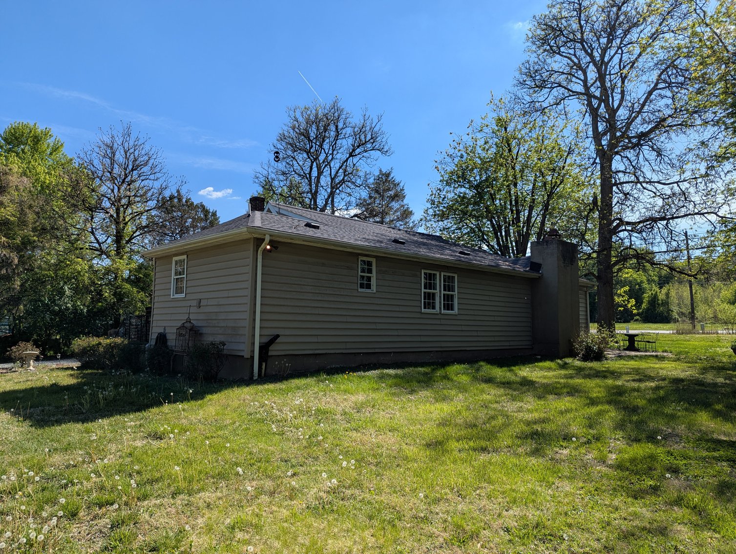 Image for 2-STORY CAPE COD 1.0 +/- AC ANTIQUES, FURNITURE, HOUSEHOLD GOODS, & MORE!