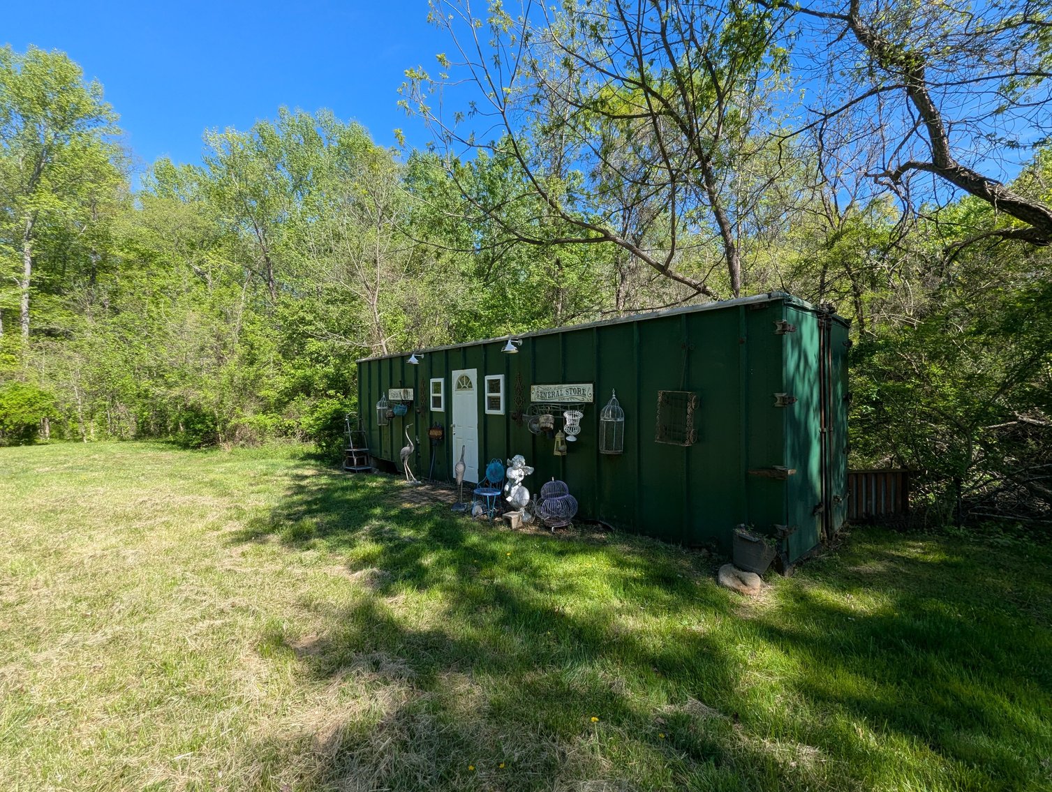 Image for 2-STORY CAPE COD 1.0 +/- AC ANTIQUES, FURNITURE, HOUSEHOLD GOODS, & MORE!