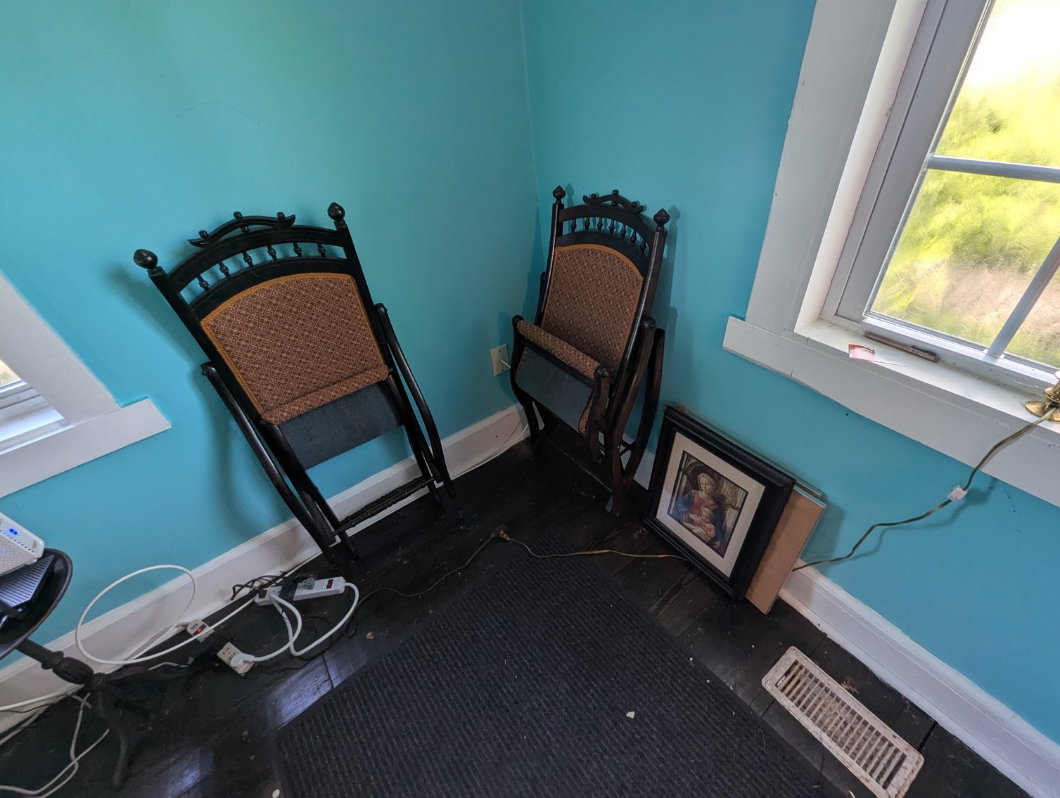 Image for 2-STORY CAPE COD 1.0 +/- AC ANTIQUES, FURNITURE, HOUSEHOLD GOODS, & MORE!