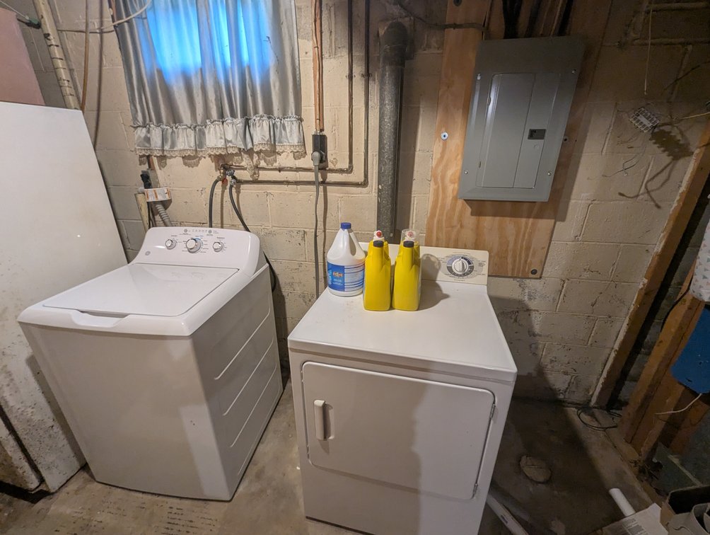 Image for ATTENTION CONTRACTORS, INVESTORS, & RENOVATORS! 3/4 BR, 1.5 BATH VINYL SIDED DUPLEX