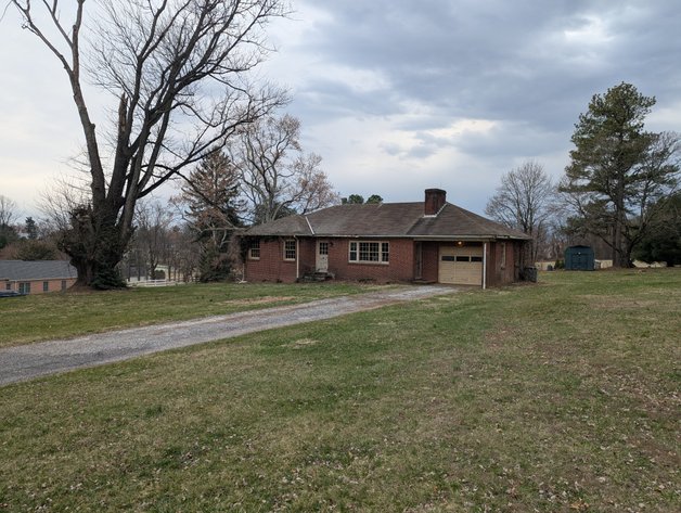 3 BR, 2.5 BATH BRICK RANCHER W/ ATT. 1-CAR GARAGE & STORAGE SHED ON 2.0 +/- AC LOT