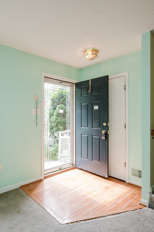 Image for ATTN: FIRST TIMERS, INVESTORS, & RENOVATORS! 2 BR, 4 BATH BRICK & VINYL CENTER UNIT TOWNHOME/ PRIVATE EOC LOCATION & PRIVATE BACK YARD