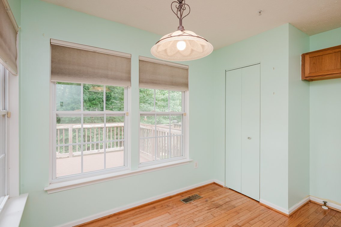 Image for ATTN: FIRST TIMERS, INVESTORS, & RENOVATORS! 2 BR, 4 BATH BRICK & VINYL CENTER UNIT TOWNHOME/ PRIVATE EOC LOCATION & PRIVATE BACK YARD