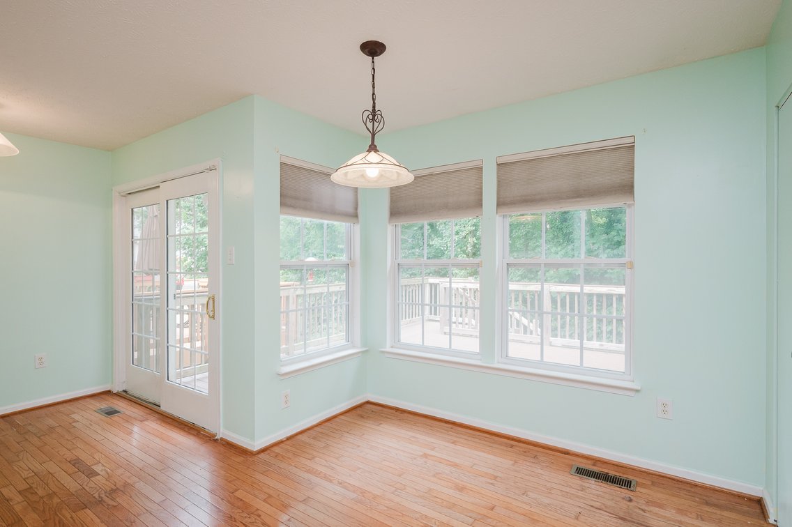 Image for ATTN: FIRST TIMERS, INVESTORS, & RENOVATORS! 2 BR, 4 BATH BRICK & VINYL CENTER UNIT TOWNHOME/ PRIVATE EOC LOCATION & PRIVATE BACK YARD