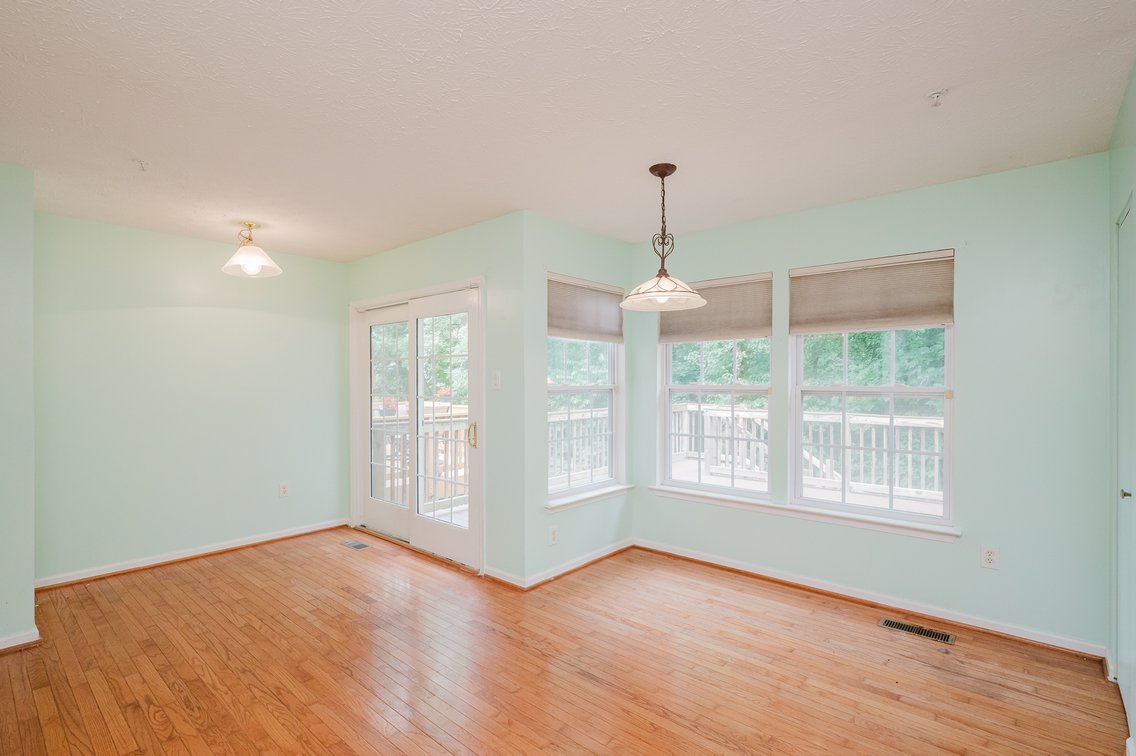 Image for ATTN: FIRST TIMERS, INVESTORS, & RENOVATORS! 2 BR, 4 BATH BRICK & VINYL CENTER UNIT TOWNHOME/ PRIVATE EOC LOCATION & PRIVATE BACK YARD