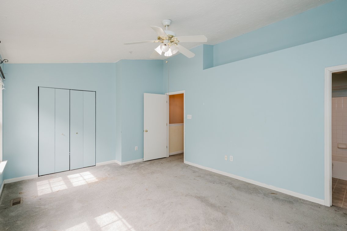 Image for ATTN: FIRST TIMERS, INVESTORS, & RENOVATORS! 2 BR, 4 BATH BRICK & VINYL CENTER UNIT TOWNHOME/ PRIVATE EOC LOCATION & PRIVATE BACK YARD