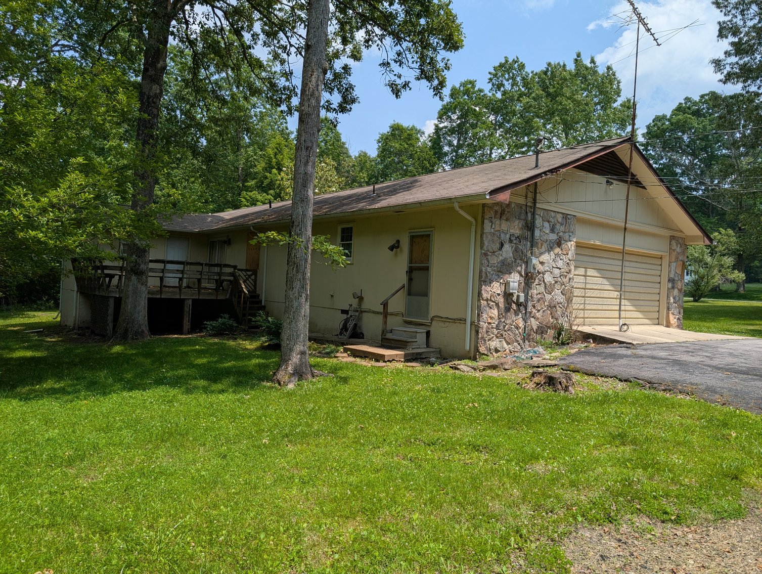 Image for Real Estate & Personal Property - 2152 Oak Drive, Crossville, TN