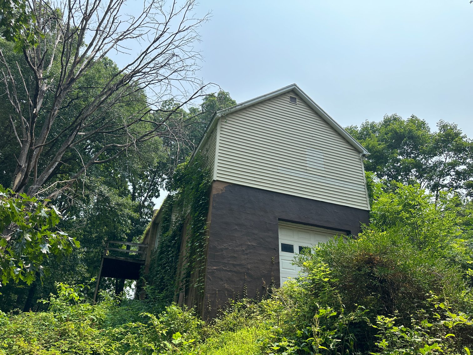 Image for Selling for the Estate of  Geoffrey Peterson . 3 Bed / 2 Bath 2247 Sq. with a large unfinished basement .