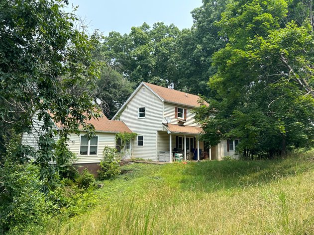 Image for Selling for the Estate of  Geoffrey Peterson . 3 Bed / 2 Bath 2247 Sq. with a large unfinished basement .