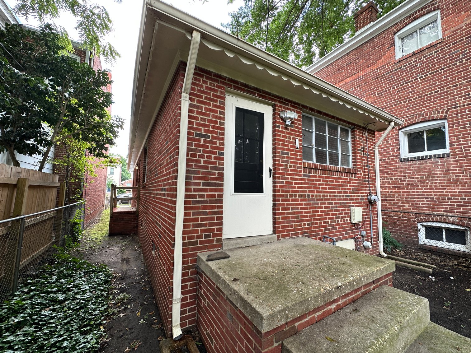 Image for 1 Bed/ 1 Bath Brick Rancher located in the Museum District ; 3228 W. Franklin St